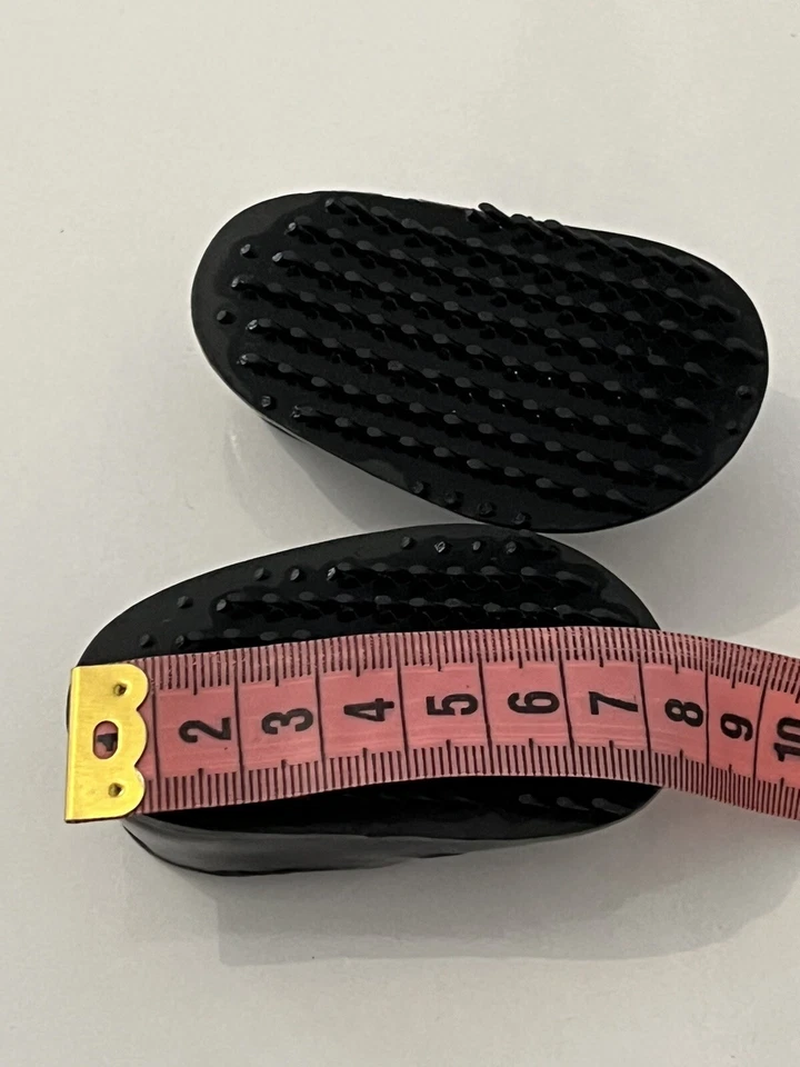 Jolie Paire De Chaussures Noires À Crampons ￼Poupée Marcheuse Balla Gégé Raynal - Photo 3/4