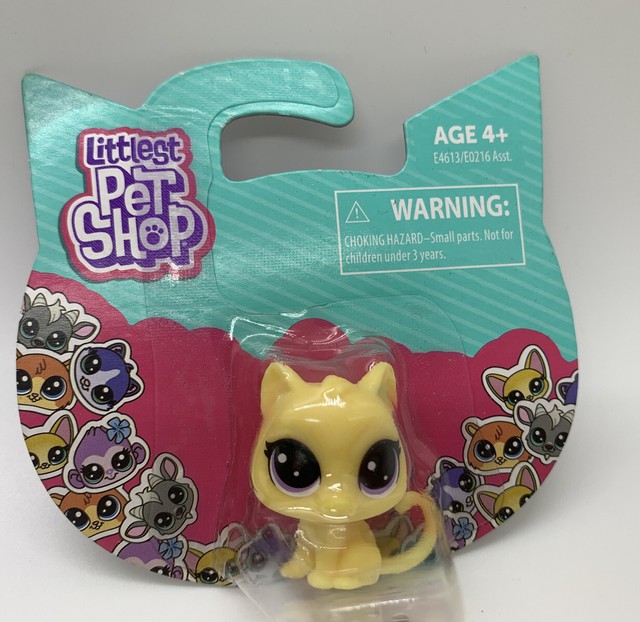 Hasbro LPS Littlest Pet Shop Yellow Kitty Cat Mini Scale Pet Toy Figure