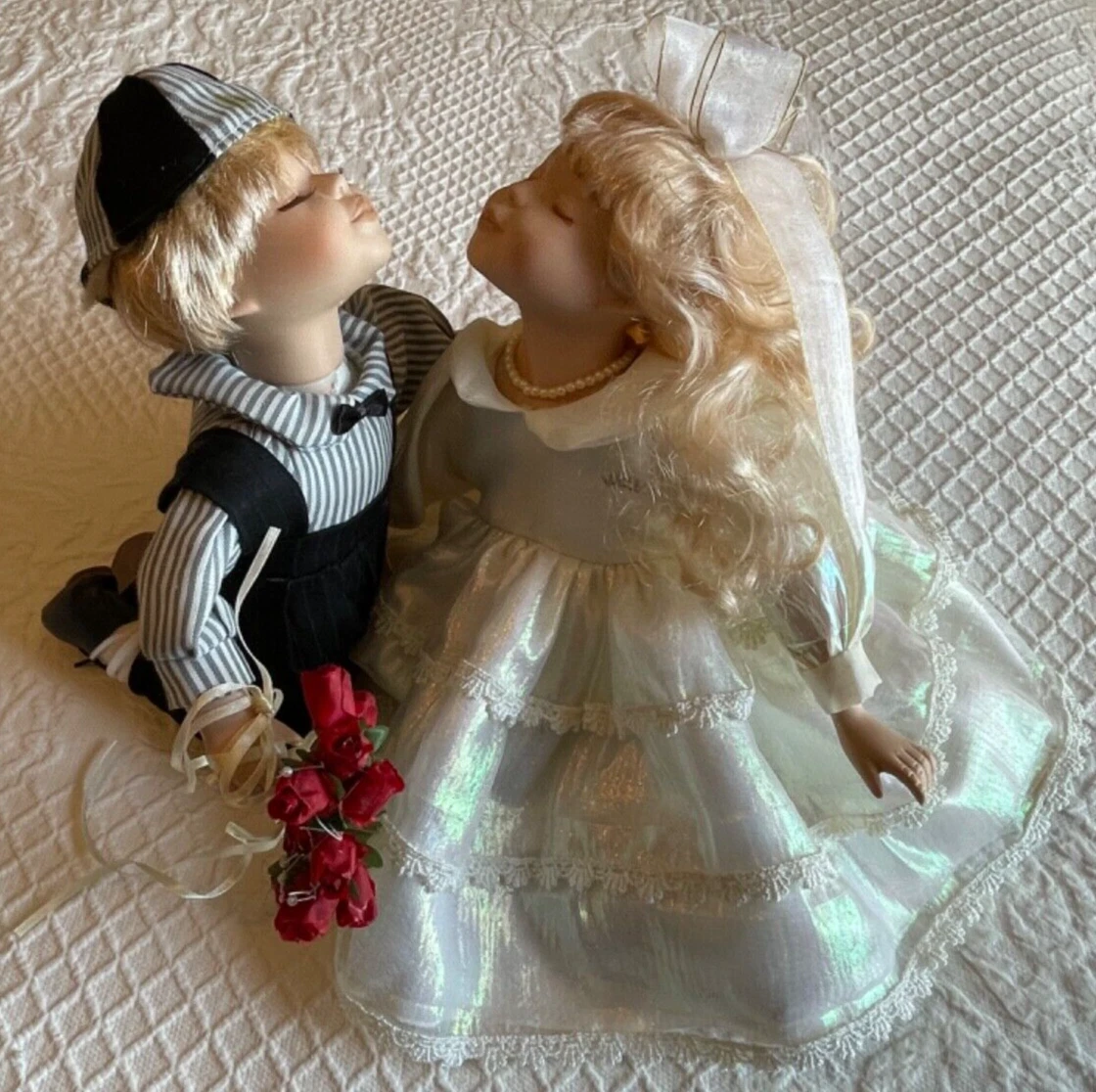 Boy and girl kissing porcelain dolls discount