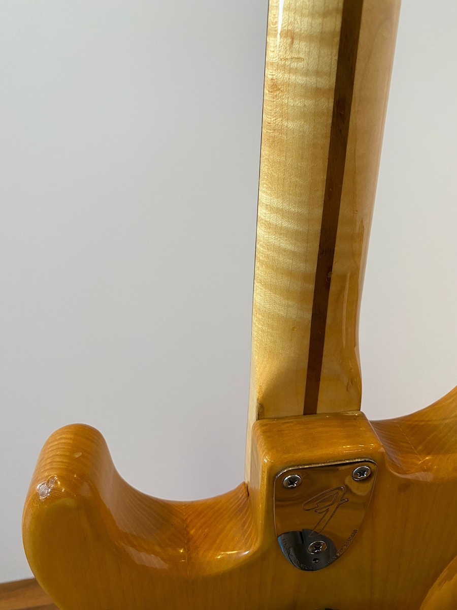 軽量 Fender USA Stratocaster Ash 1977年 Fender Stratocaster 1977年製 White Blonde Ash / Black