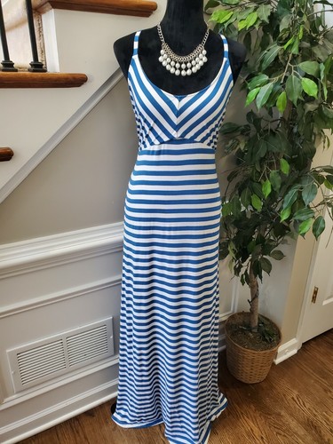 Old Navy Women Blue Striped Rayon Scoop 
