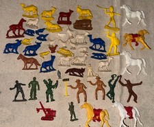Vintage Auburn Rubber Farm Animals Cows Horse Pigs Sheep Chicken Horses Figure