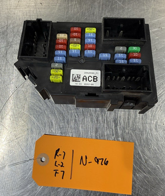 2012-2014 GMC YUKON XL 1500 CABIN DASH POWER JUNCTION FUSE BOX BLOCK OEM