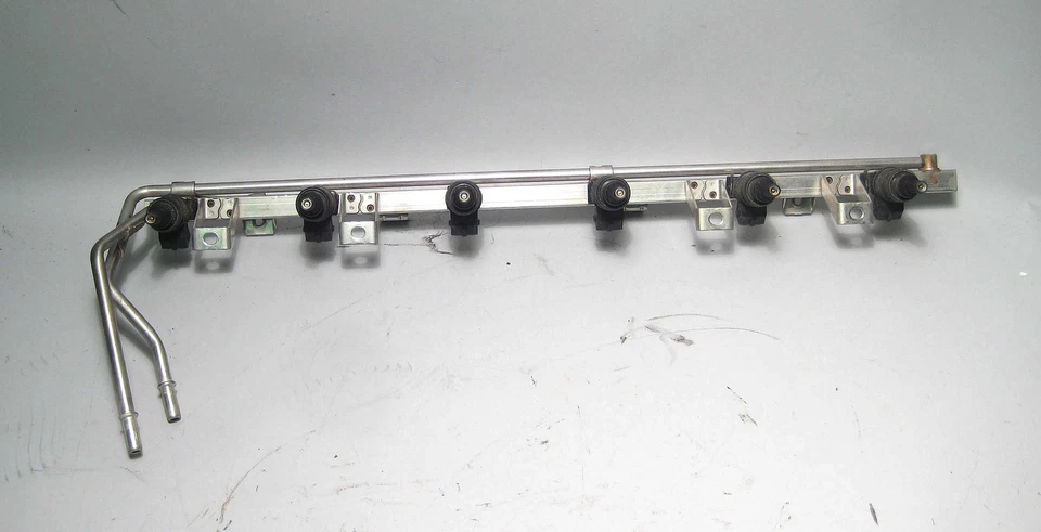 1999-2000 BMW M52TU 6-Cyl 2.5L 2.8L Engine Fuel Delivery Rail w Injectors Z3 E46 - Image 2 of 3