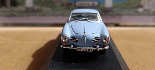 Karmann Ghia Coupé Bleu Ciel Minichamps 1/43 - Foto 6 di 12