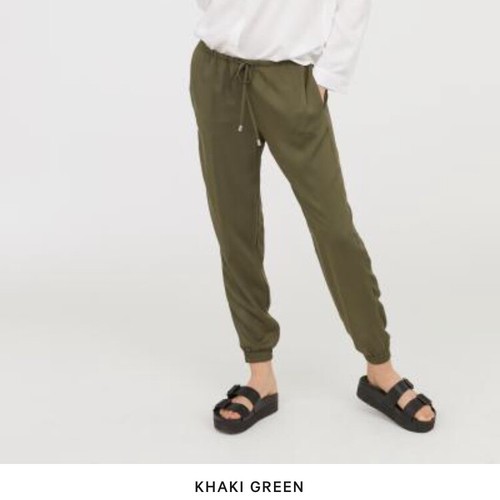 Size 8 H\u0026M Divided Pull-on trousers 