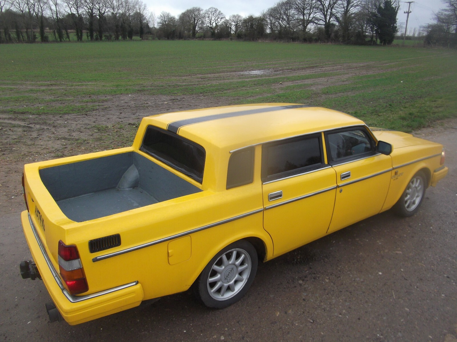 Image 1 - Volvo-240-Pick-Up-V8-Rover-engine-Chopped-roof-Hot-Rod-Professional-Build
