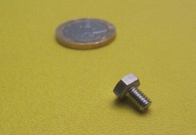 18-8 A2 Stainless Steel Bolt, FT, Metric, M4 x 0.7 x 6 mm Length, 100 Pcs