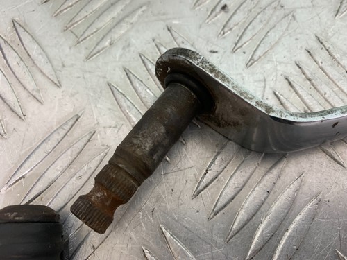 HARLEY DAVIDSON FXS BLACKLINE 1585 GEAR LEVER YEAR 2012 (CMB1147) - 第 4/6 張圖片