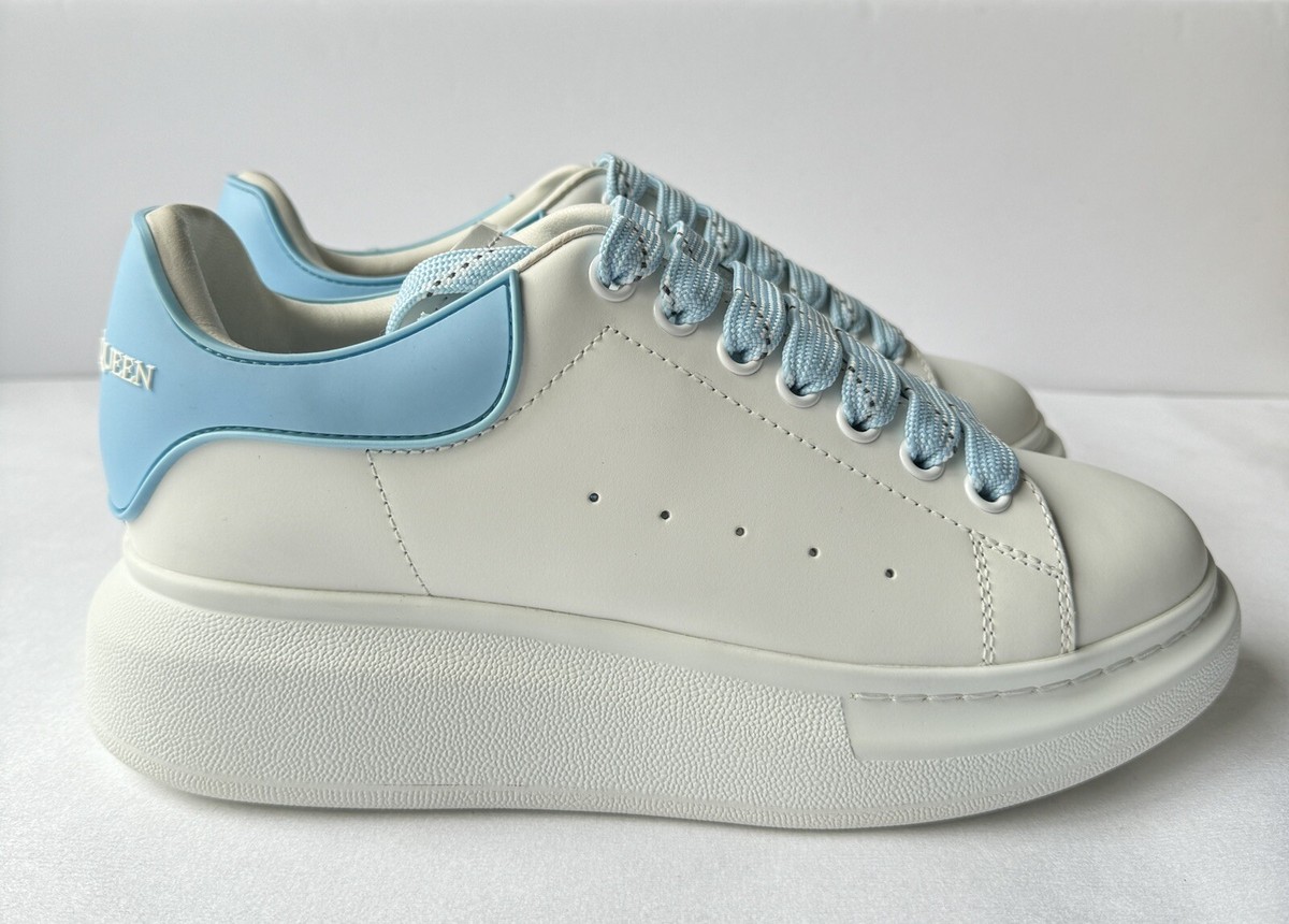 【送料&関税込】Alexander McQueen Powder Blue Leather Small Alexander McQueen Women's Oversized White and Sky Blue