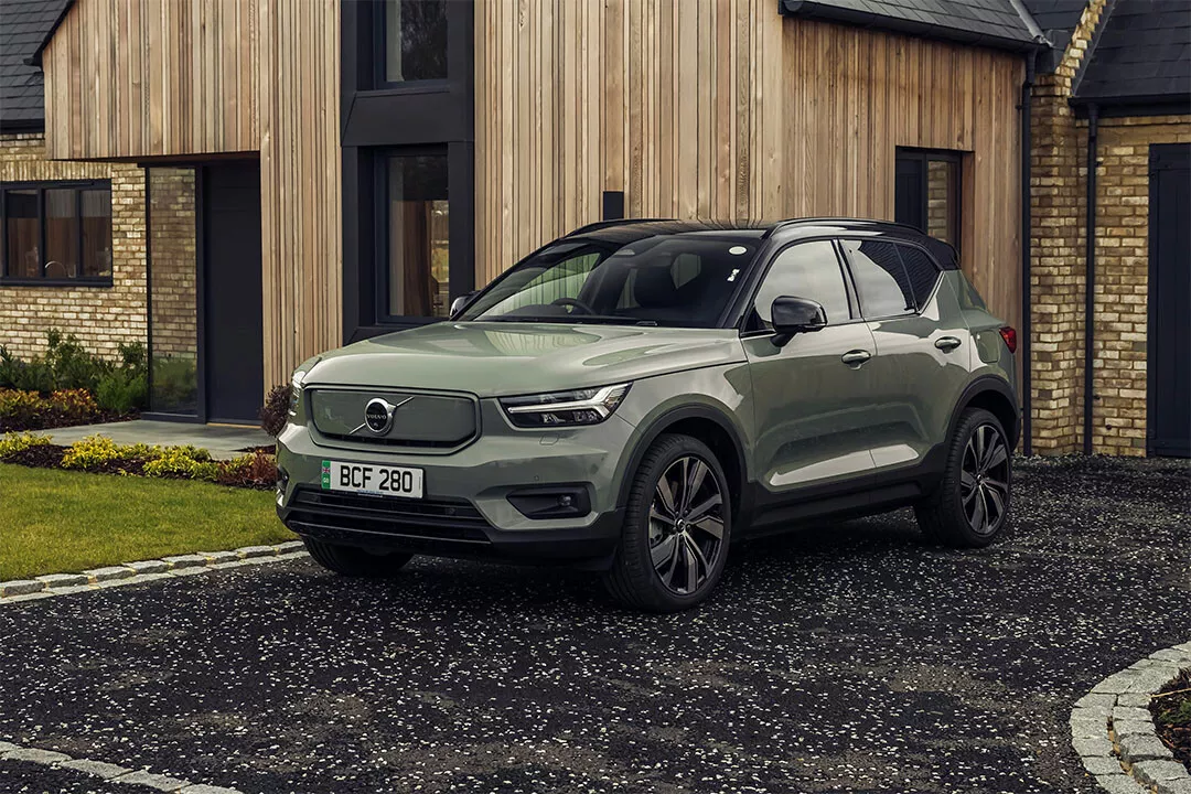 Volvo xc40 p8 awd recharge online
