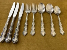 (8) Pc Oneida Deluxe Mozart Stainless Salad Forks Spoons Knives  EUC