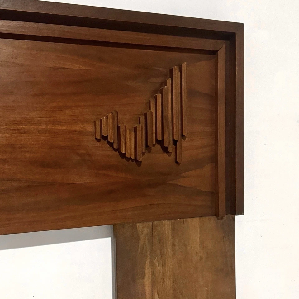 Cabecero MCM Brutalist Nogal King Size Mediados de Siglo Moderno Cama Madera Foto 4 de 4