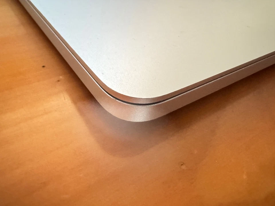 Apple MacBook Pro 13" A1708 2016 i5 8gb ram 256 SSD silver (FX 42) - Immagine 3 di 4