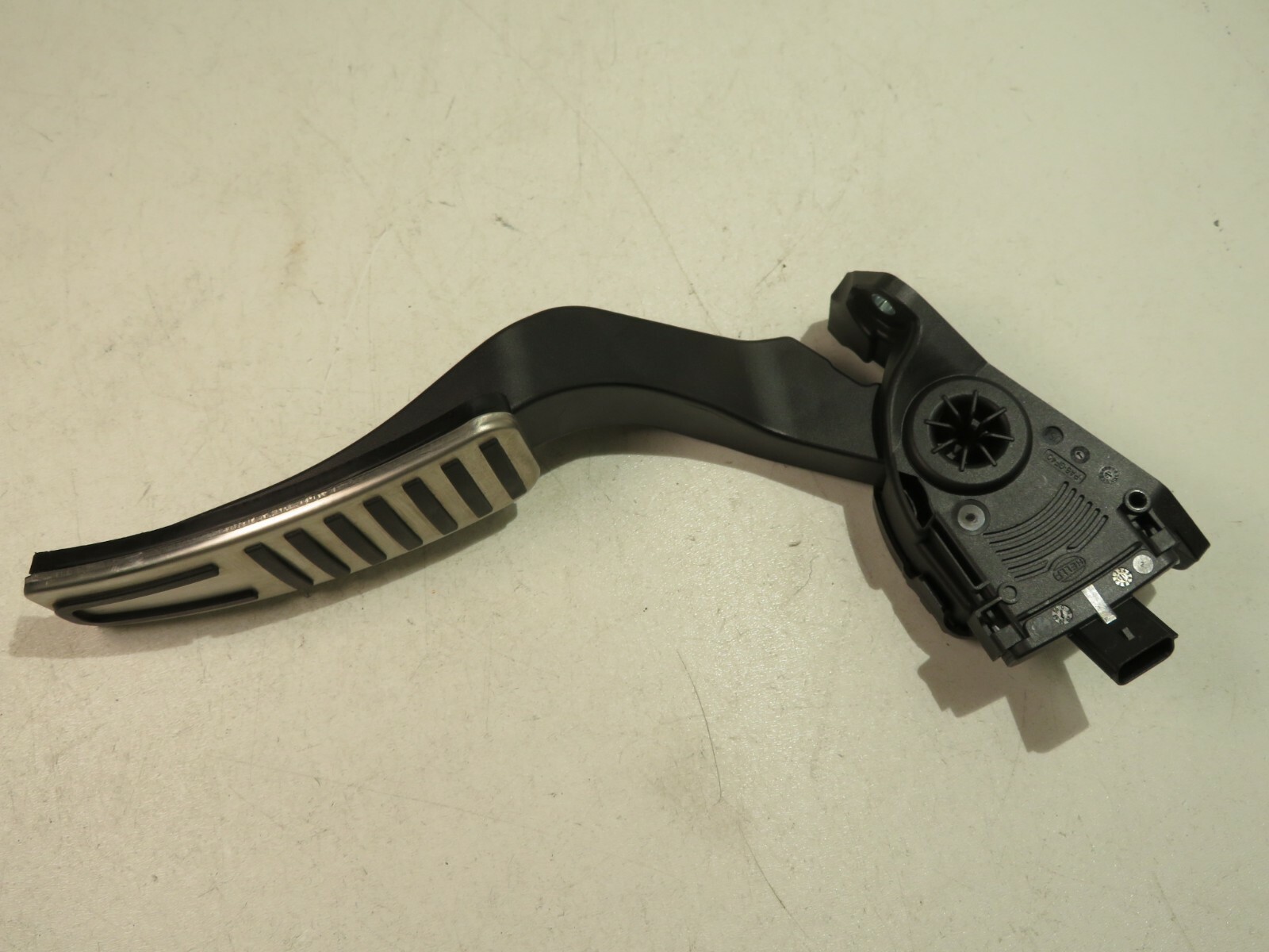 2014-2019 MASERATI GHIBLI SQ4 3.0L FUEL GAS ACCELERATION THROTTLE PEDAL PAD OEM