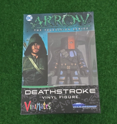 Vinimates ARROW CW DEATHSTROKE 10 cm Vinylfigur von Diamond Select Toys
