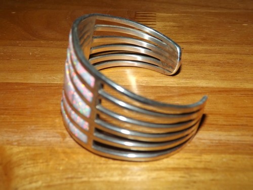 STERLING SILVER WHITE OPAL INLAY CUFF BRACELET NATIVE AMERICAN ENRICO HANDMADE - Picture 2 of 6