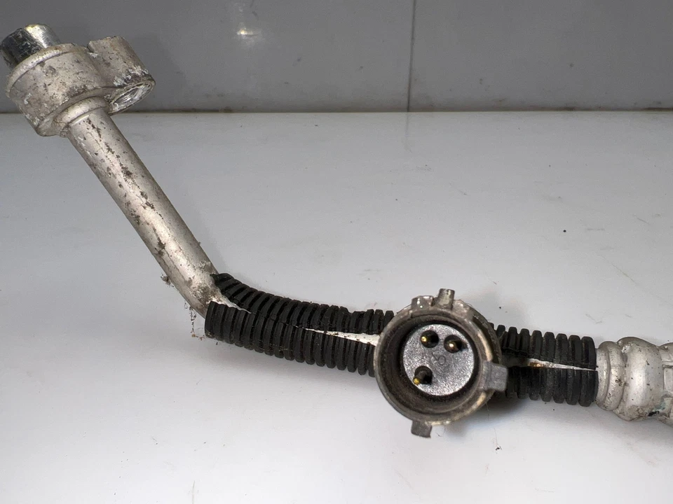 Jeep Commander 2006 2007 4,7 L manguera de descarga de aire acondicionado OEM 55116663AF Foto 2 de 4