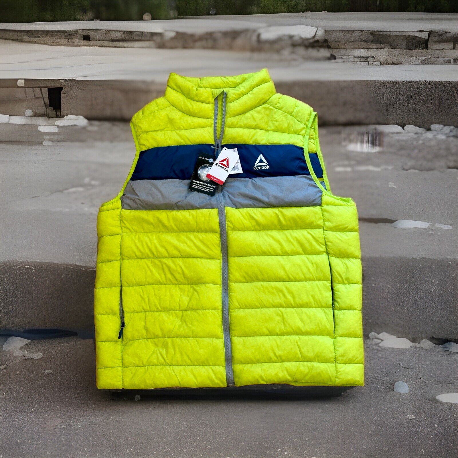 Reebok Men’s Puffer Vest. Made with Glacier Shield, Lightweight & Warm. MSRP $60