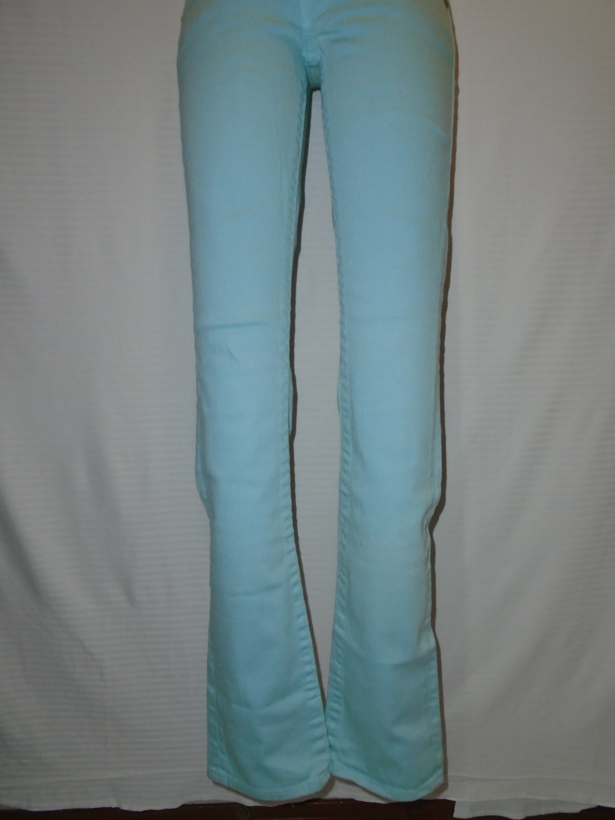 TRUE RELIGION  JOEY AQUA WOMANS JEANS SIZE 24
