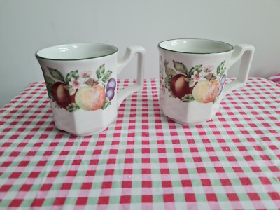 Vintage zwei 2 Johnson Brothers frische Früchte Kaffee Tee Tassen