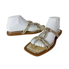 Sandalias para mujer Azalea Wang 9 metálicas doradas sin cordones punta cuadrada nudo nuevas 0186