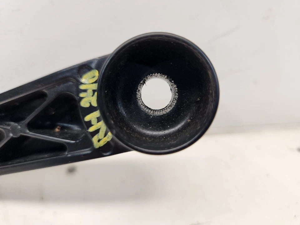 2015 Chevrolet Malibu (Sedan) LS Passenger Right Wiper Arm - Image 2 of 4