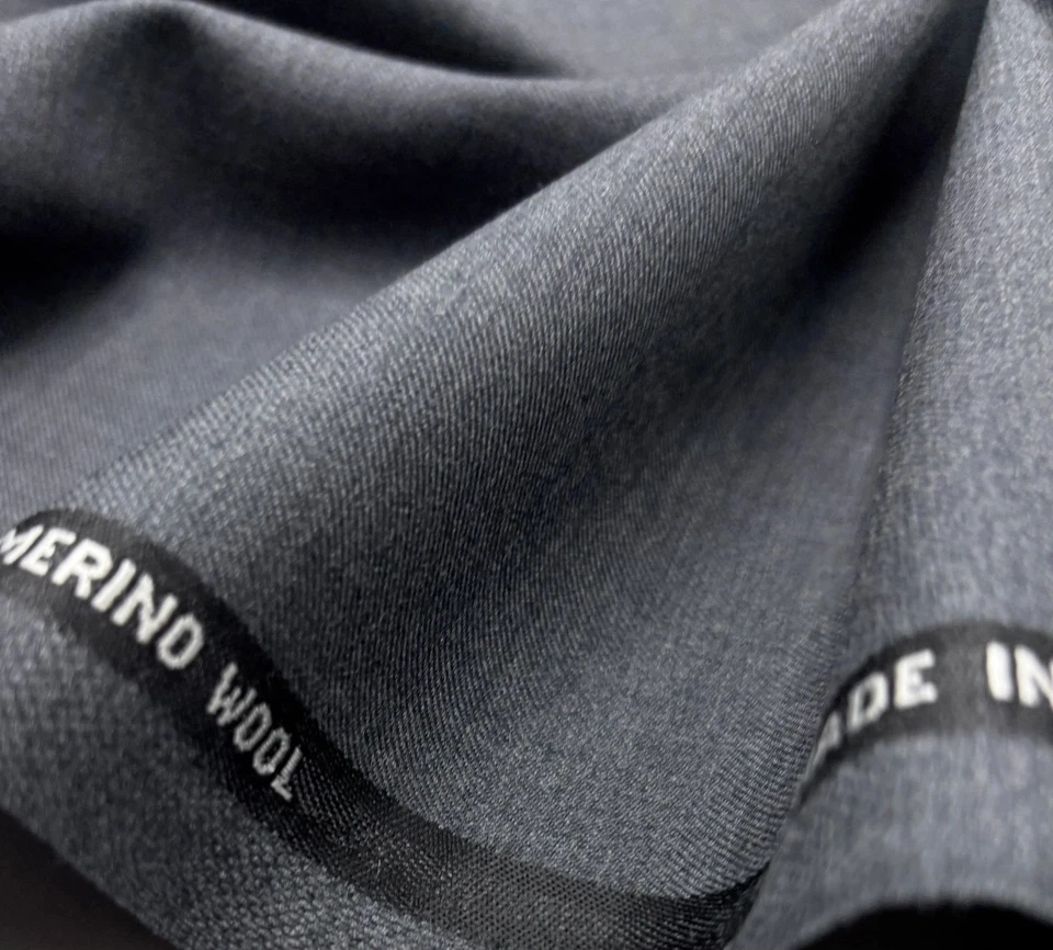 Grey Super 130s Wool Fabric Suiting Thobes Dishdasha Plain Solid 3.50m x 1.50m - Image 2 of 4