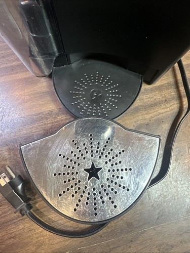 Keurig K60 Einzeltassen-Brühsystem Kaffeemaschine silber/schwarz - Bild 11 von 12