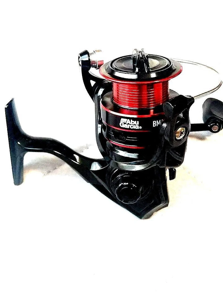 Abu Garcia Blackmax II 3000 Spinning Reel Lightweight Anti-Slip Handle 5.1:1 Gea - Image 2 of 4