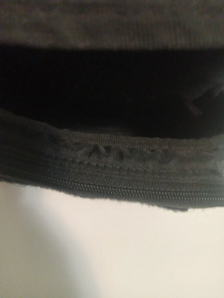 Estuche para reproductor de CD portátil Case Logic bolsa acolchada con correa negro dos compartimentos Foto 4 de 4