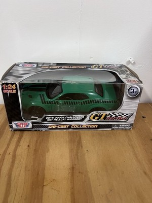 Dodge Challenger Hellcat Green 2018 SRT Widebody Motormax 1:24 Scale Model Car