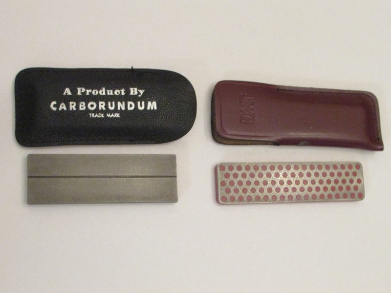 DMT Diamond + CORNWELL CARBORUNDUM Slotted Fishing Hook Pocket Sharpening Stone