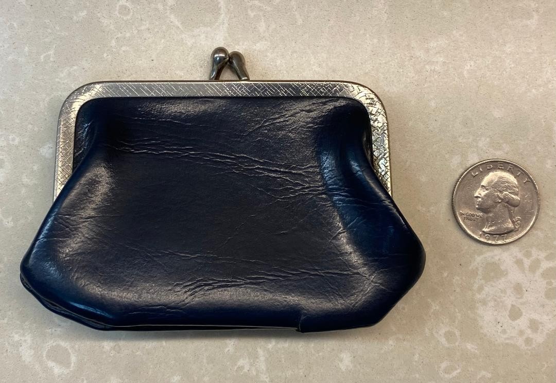 VINTAGE BLACK LEATHER KISS LOCK COIN PURSE 4