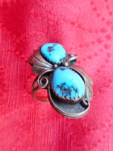 VINTAGE WELL-CRAFTED NATIVE AMERICAN WOMAN'S SILVER RING  W/ 2 TURQUOISE STONES