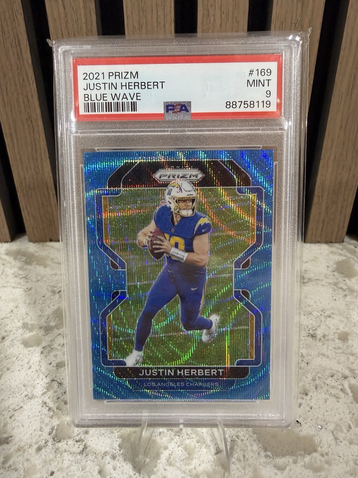 2021 Panini Prizm Justin Herbert #169 Blue Wave Prizm /199 PSA 9 Mint