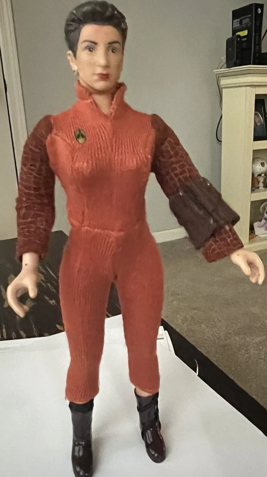 Figura Muñeca Star Trek DS9 9" Major KIRA NERYS Edición Bajorana Foto 4 de 4