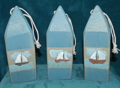 LOVELY HAND CRAFTED PAINTED WOOD BOAT FLOAT BUOY DECOR! - Picture 1 of 4