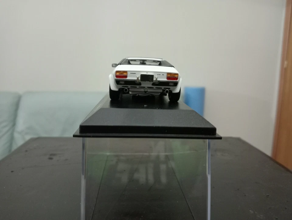 Lamborghini Silhouette 1/43 Minichamps 1 di 5040 - Immagine 3 di 3