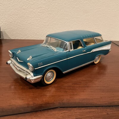 Road Tough '57 Chevrolet Nomad Wagon Scale 1:18 Teal Blue Diecast Metal