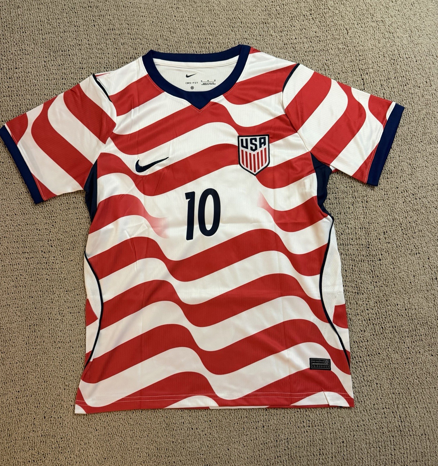 Pulisic #10 USA Soccer Team Jersey Size Large