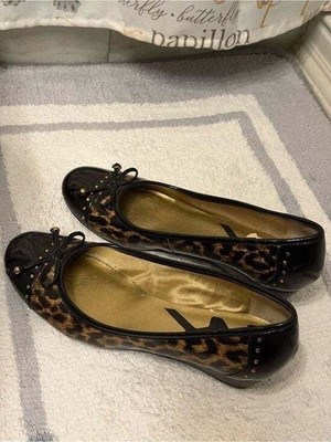 Anne Klein 8.5 Leopard-Print Ballet Flats with Black Patent Toe and Bow