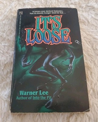 IT'S LOOSE Paperback Book 1993 WARNER LEE Horror MONSTER Good