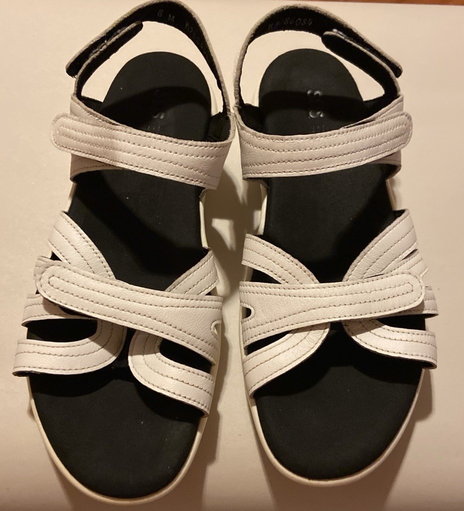 SAS Leather Strap Sandals Adjustable Cushioned Insole USA Ladies Sz 8