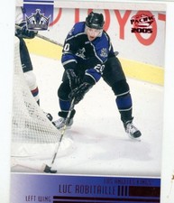 2004-05 Pacific Luc Robitaille red variation hockey card