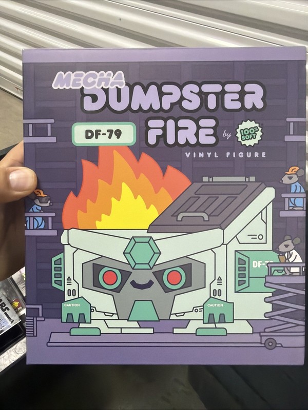 Mecha Dumpster Fire DF-79 Buildable Figure SDCC 2023