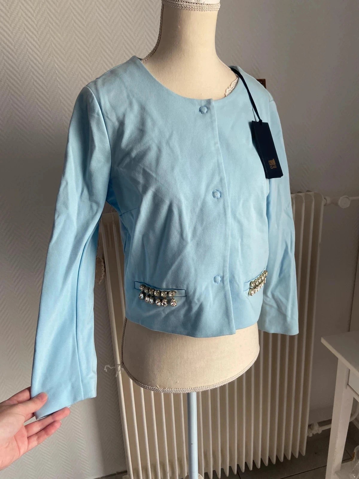 Chaqueta corta Cavalli clase azul cielo con joyas pedrería - nueva con etiqueta
