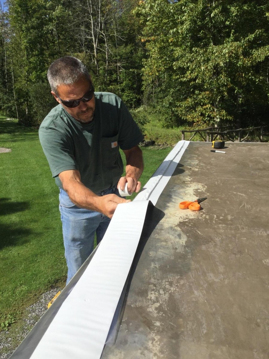 E-SDS RV Roof Sealant Tape 4" X50' With Rubber Roller, UV & Waterproof White Tape For Roof