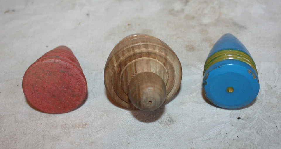 3 Stück Peitschenkreisel Holzspielzeug Erzgebirge Kinderspielzeug Straße - Bild 2 von 3