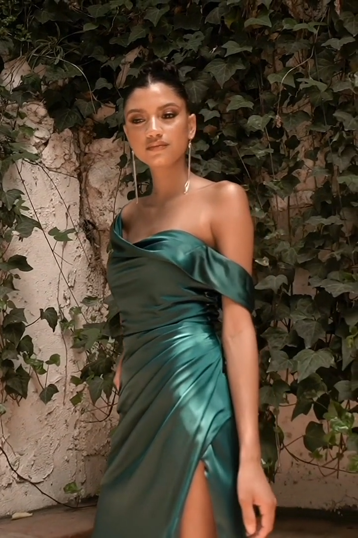 green emerald velvet dress V-Neck Chiffon Formal Dress with Shoulder-Drape Sleeves main image 1